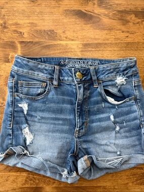 American Eagle Outfitters Distressed Blue Denim Roll-Cuff Shorts, Women’s size 6